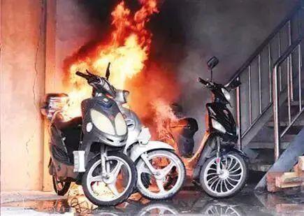 电动车事件最新爆料新闻,揭秘事故真相与责任归属 第3张 电动车事件最新爆料新闻,揭秘事故真相与责任归属 第3张